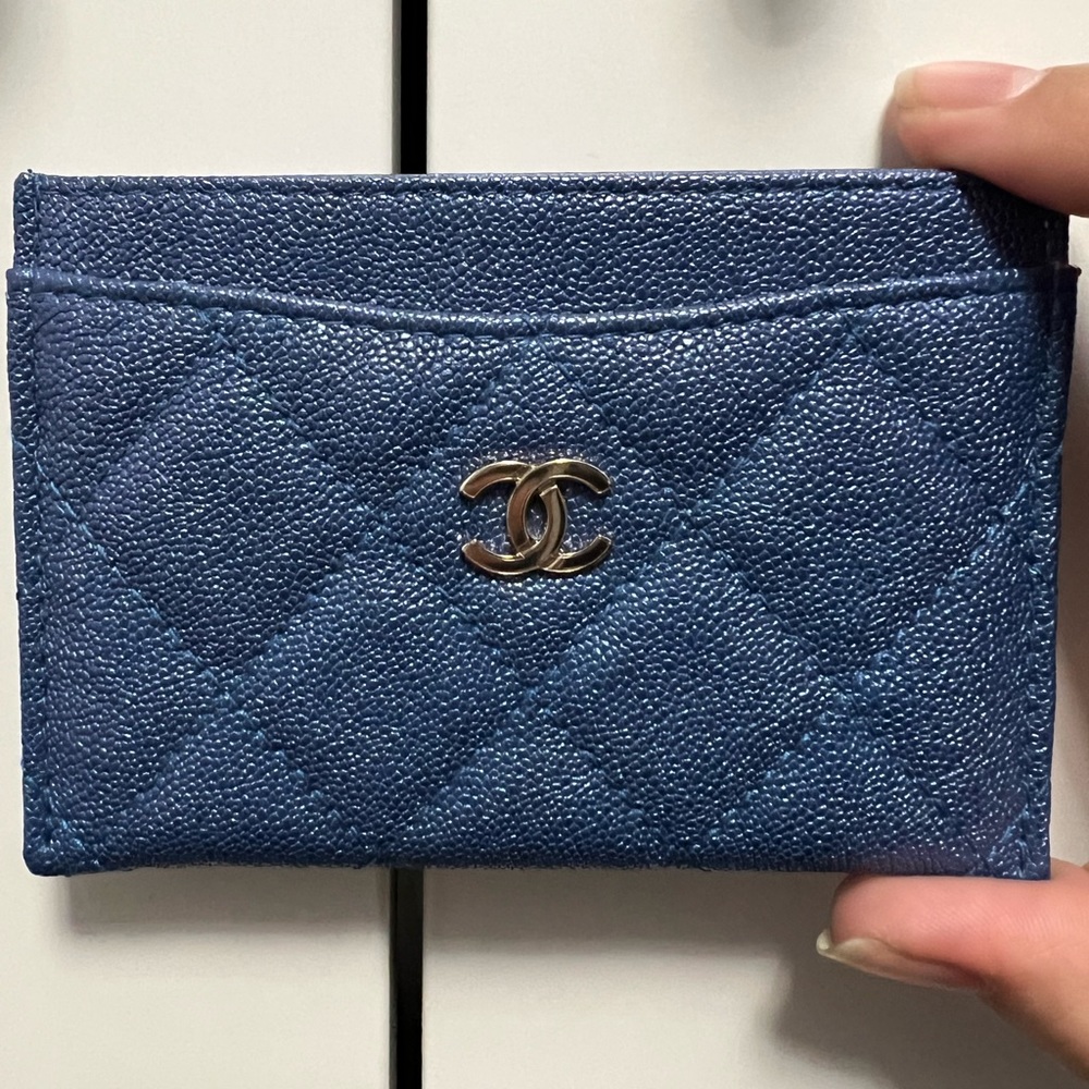 Chanel 19S Iridescent Blue Quilted Caviar Card Case